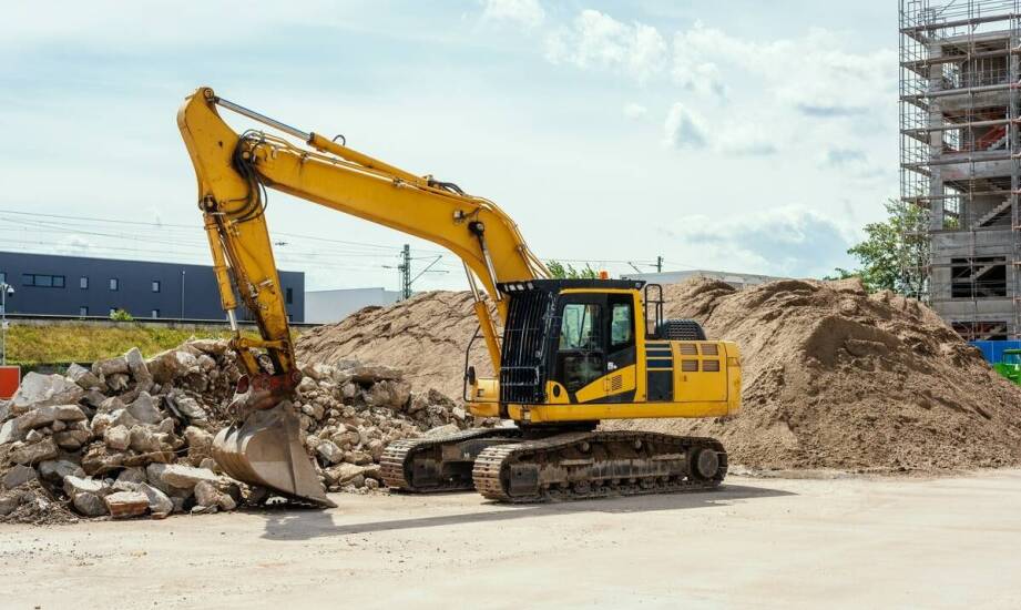 Zalety wynajmu koparki przy realizacji projektów budowlanych