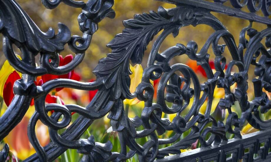 Welche Faktoren beeinflussen die Wahl der richtigen Farbe für ein Tor aus Polen?