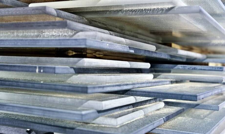 Różnorodność grubości pleksi na wymiar a jej zastosowania w gastronomii