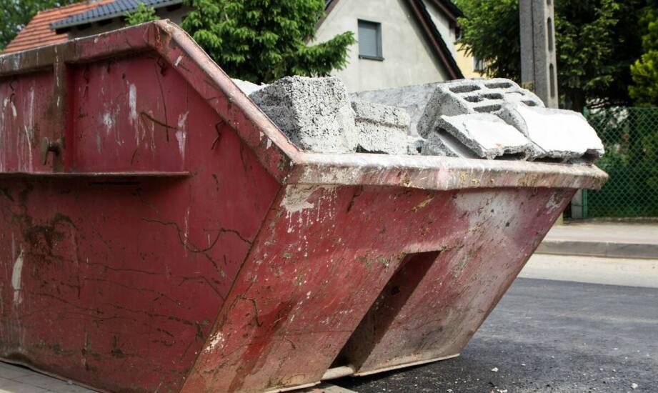 Bezpieczne użytkowanie kontenera na odpady budowlane