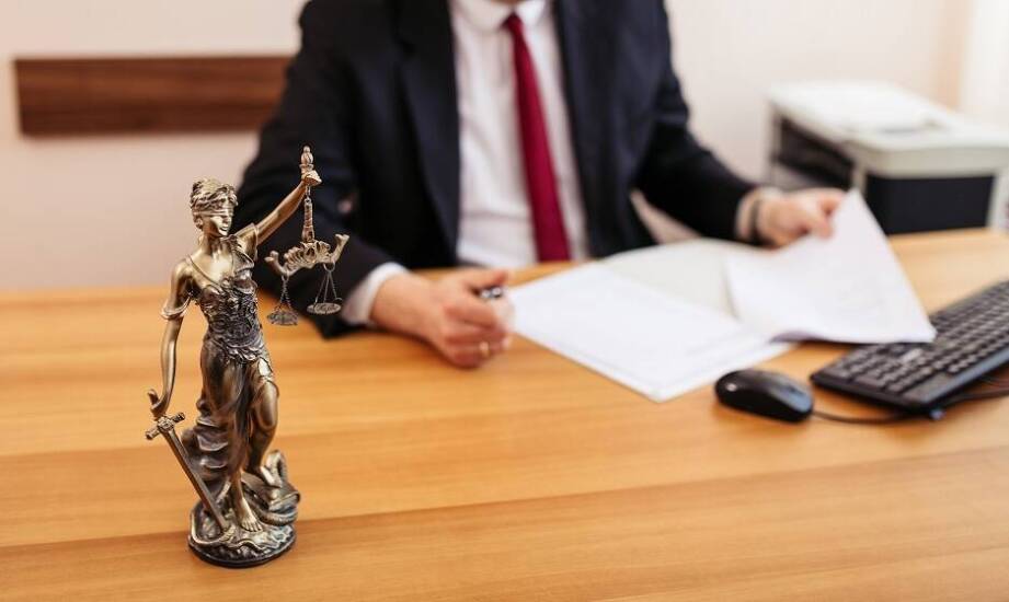 Raczyński: Reprezentacja przed sądem rejestrowym – kluczowe korzyści dla przedsiębiorców