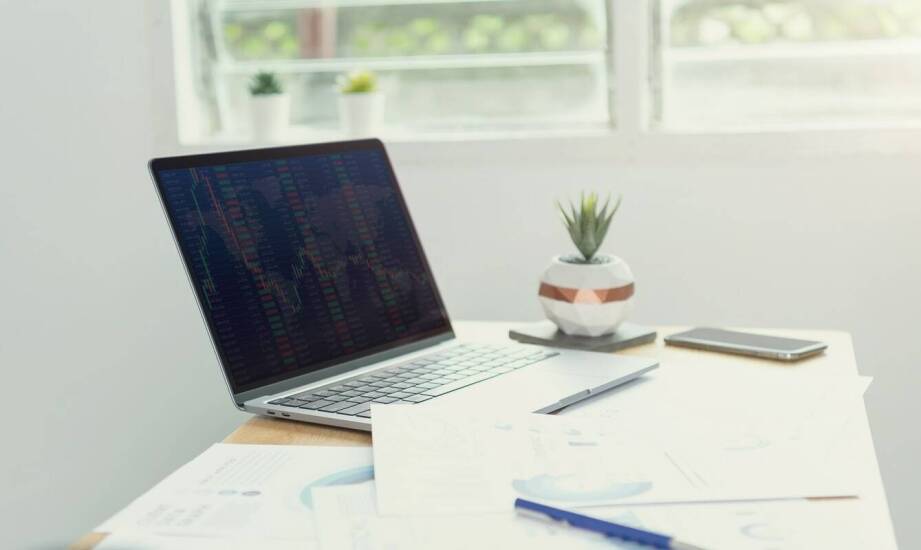 Prowadzenie ksiąg handlowych a zmiany prawne – jak być na bieżąco?