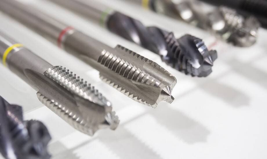 Wpływ skupu węglika na efektywność produkcji narzędzi skrawających