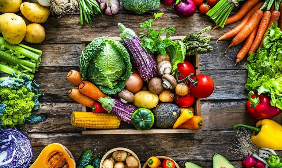 Jakie przyprawy najlepiej podkreślają smak wędzonych warzyw?