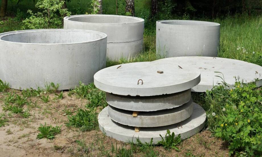 Jakie są kluczowe zalety montażu szamb betonowych w domach jednorodzinnych?