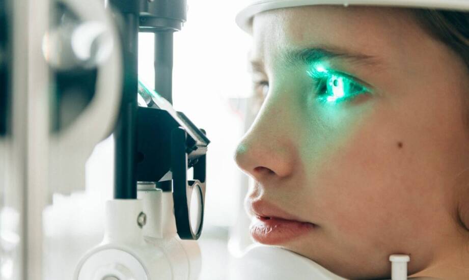 Jakie usługi oferuje okulista w zakresie diagnostyki chorób oczu?