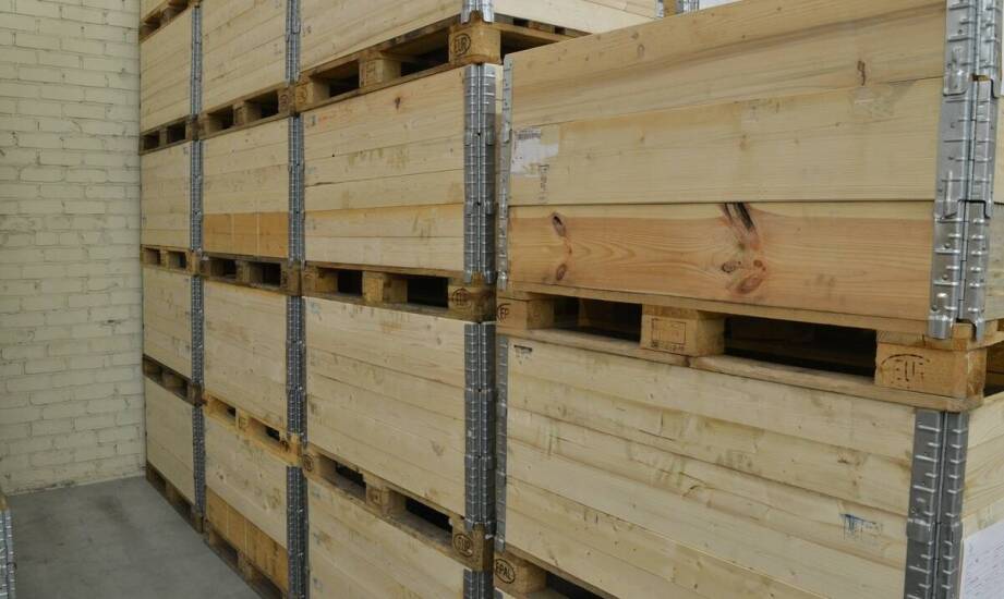 Techniki zabezpieczania towarów w opakowaniach drewnianych