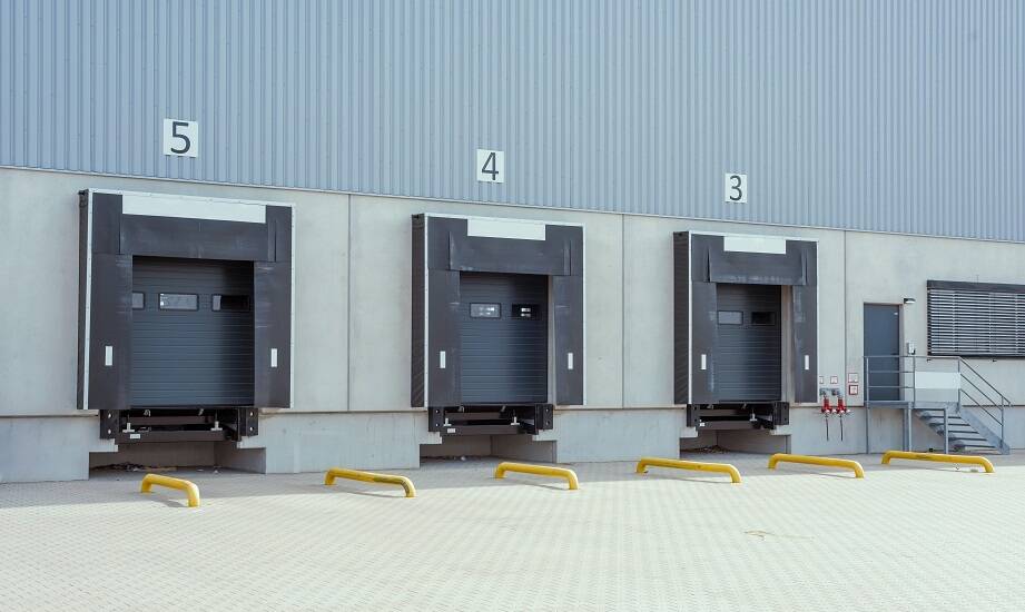 Wpływ naprowadzaczy kół na zmniejszenie kosztów operacyjnych w magazynach