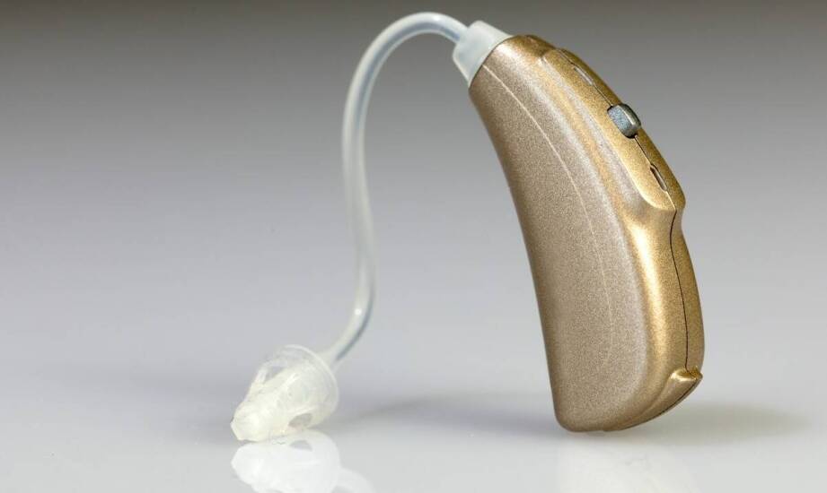 Jakie akcesoria do pielęgnacji aparatów słuchowych warto mieć?