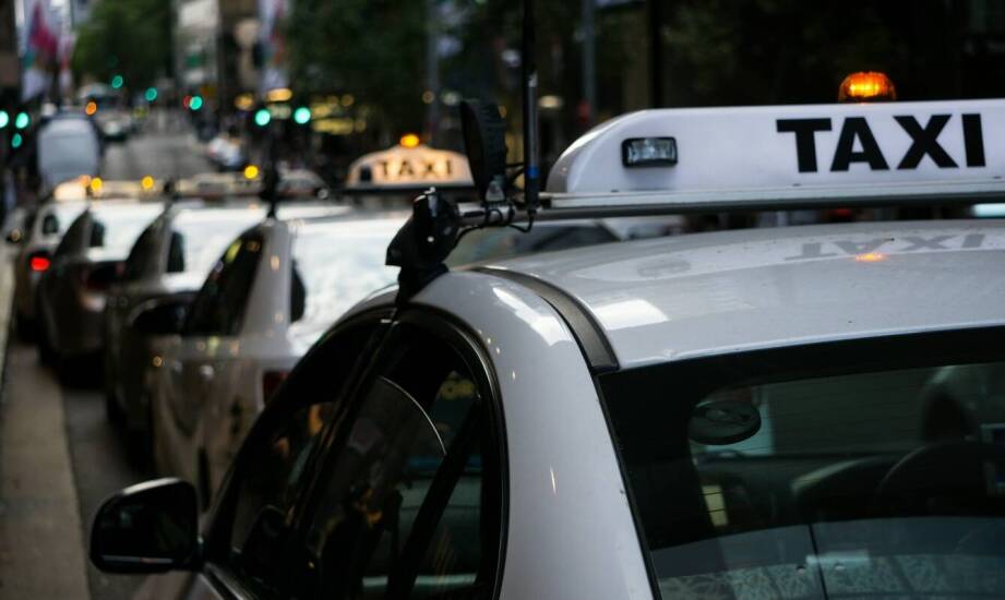 Dlaczego warto wybrać taxi Pniewy na codzienne dojazdy?