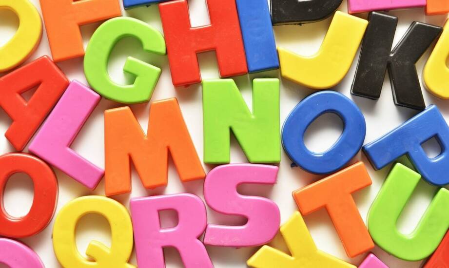 Wpływ wielkości liter przestrzennych na efektywność reklamy