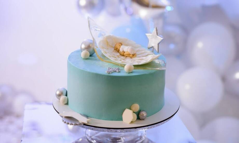 Inspiracje na unikalne wzory tortów dzięki różnorodności kolorów lukru plastycznego