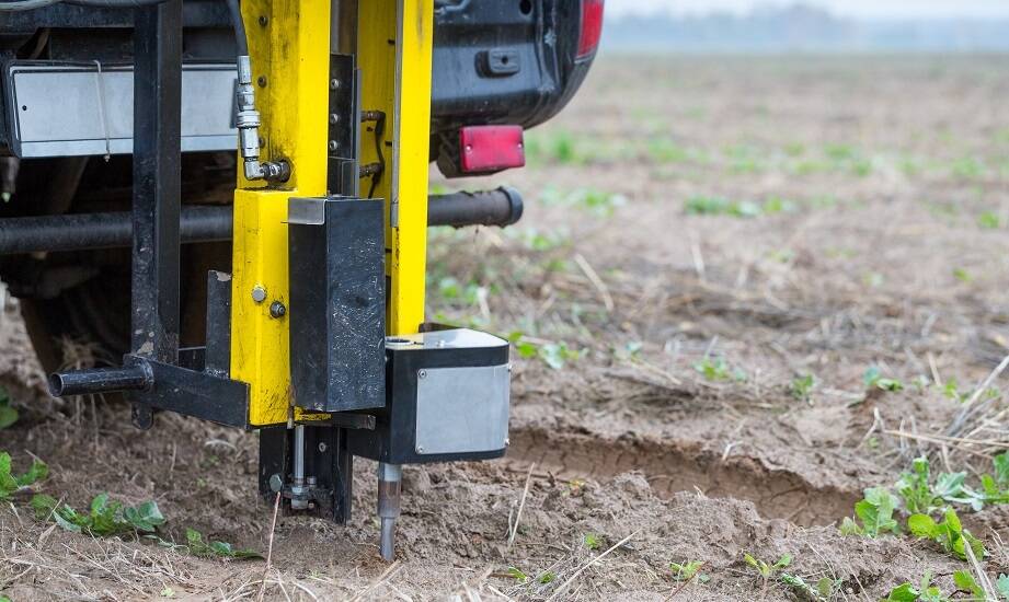 Jakie korzyści przynosi zastosowanie maszyn gąsienicowych w sondowaniu CPT?