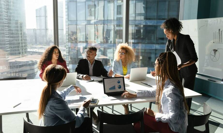 Jak program motywacyjny dla pracowników wpływa na retencję talentów w firmie