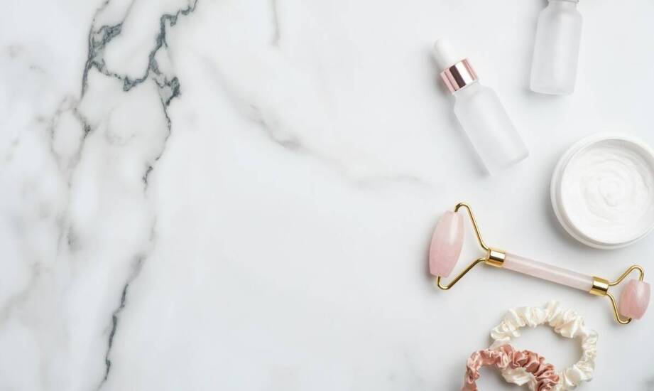 Jak nożyczki do brwi pomagają w uzyskaniu idealnego kształtu brwi?