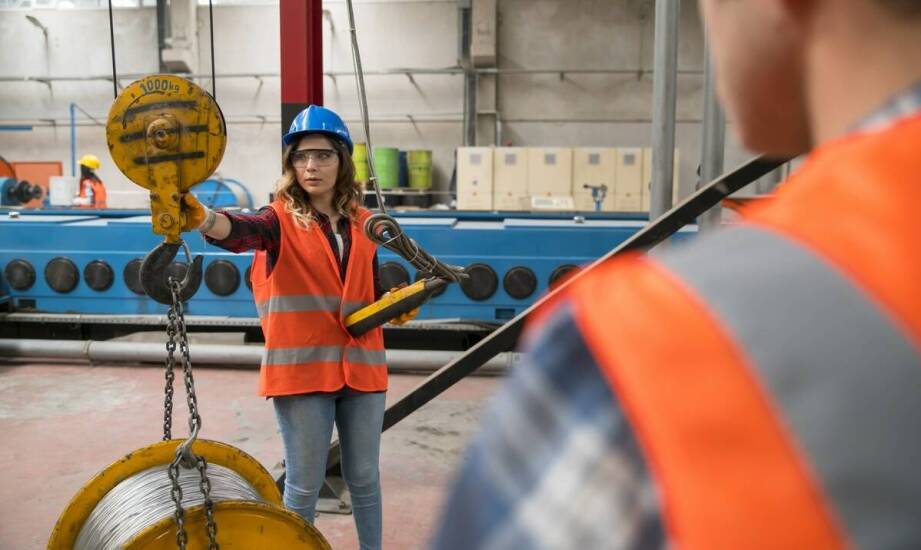 Zastosowanie dźwigów mobilnych w relokacji linii produkcyjnych