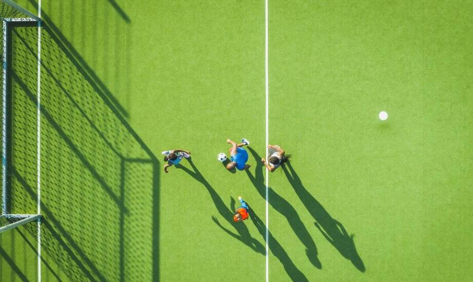 Korzyści z inwestycji w nowoczesne nawierzchnie sportowe dla szkół