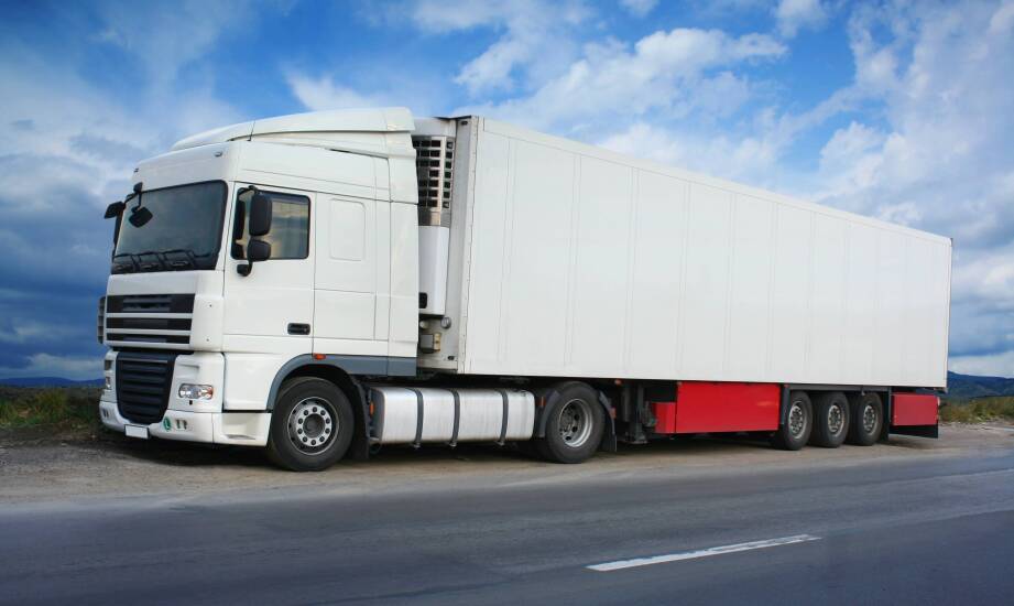 Wie schützen Kappen für Bolzen die Radteile vor Schmutz und Beschädigung?