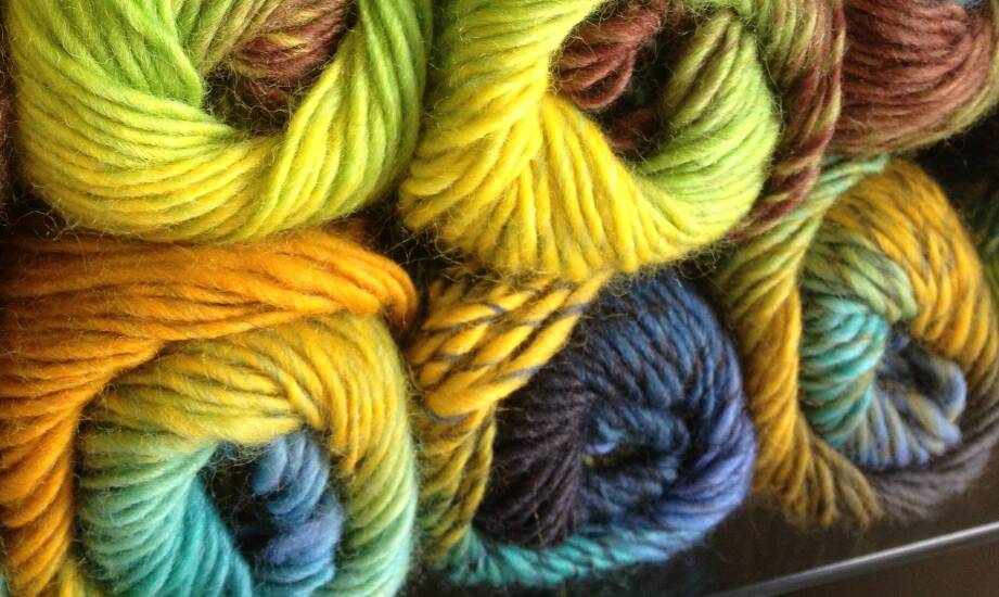 Inspiracje projektowe z użyciem motków ombre: co można stworzyć?