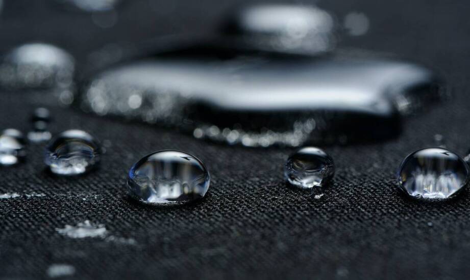 Dlaczego jakość materiałów jest kluczowa w produkcji parasoli?