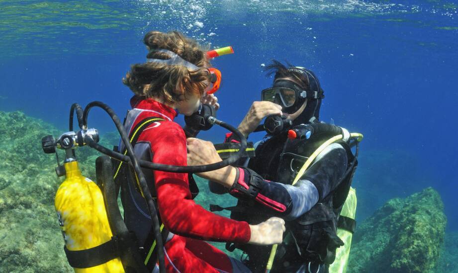 Jakie są najważniejsze zasady bezpieczeństwa dla dzieci podczas kursu nurkowego?