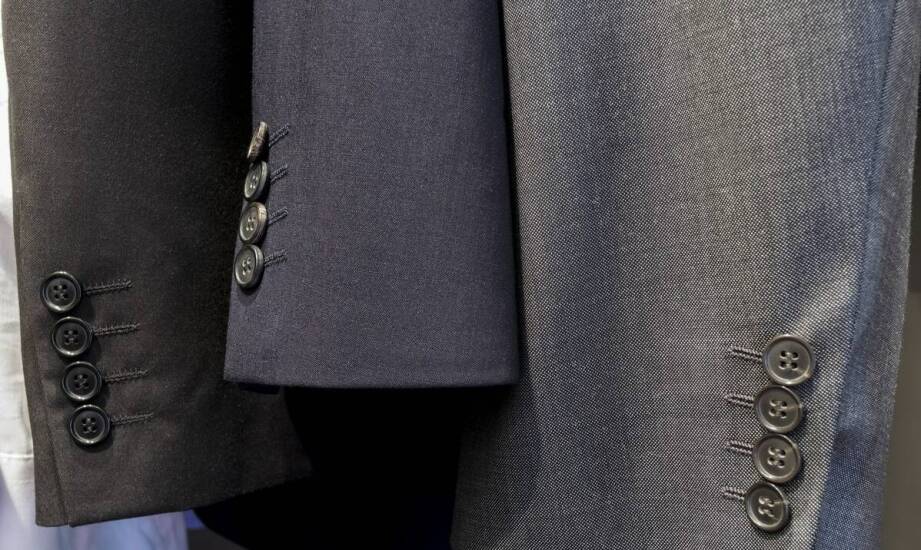 Jak producent garniturów łączy klasykę z nowoczesnością w swoich projektach?