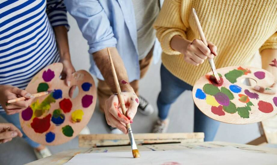 Jak kursy wakacyjne mogą stać się początkiem pasji do sztuki?