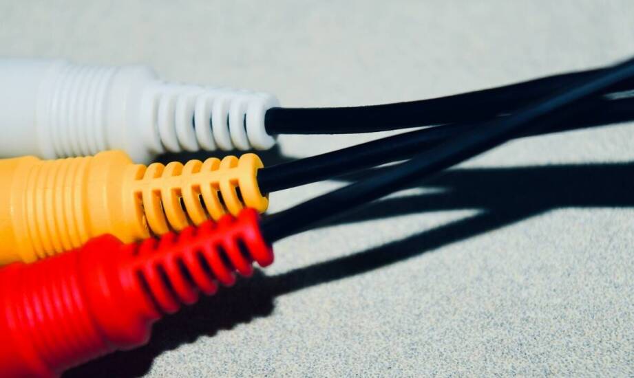 Różnice między patchcordami wielomodowymi a jednomodowymi – co warto wiedzieć