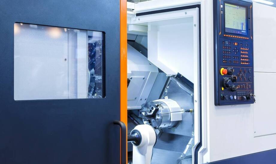 Rola nowoczesnych technologii CNC i EDM w produkcji form ciśnieniowych