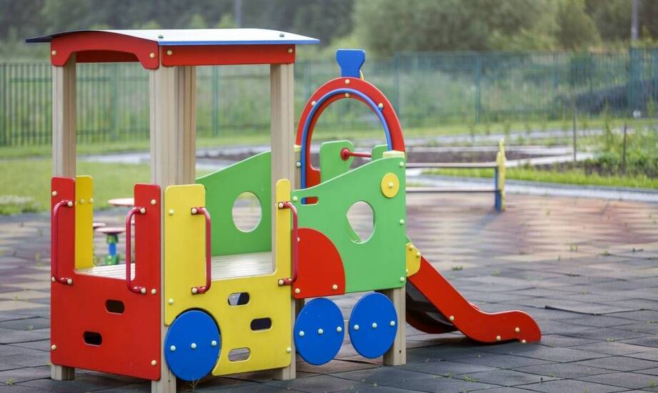 Zalety drewnianej rampy dla dzieci w codziennych aktywnościach ruchowych