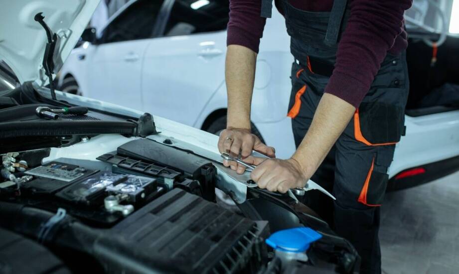 Procedura przeglądu technicznego dla samochodów osobowych – co obejmuje?