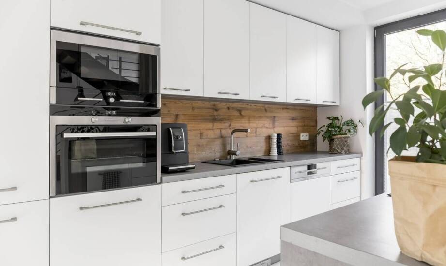 Jakie znaczenie ma wybór materiałów przy projektowaniu kuchni na wymiar?