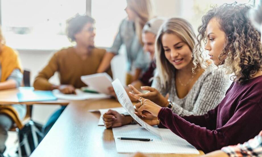 Jakie są najlepsze praktyki w nauce języków obcych w wyspecjalizowanym instytucie?