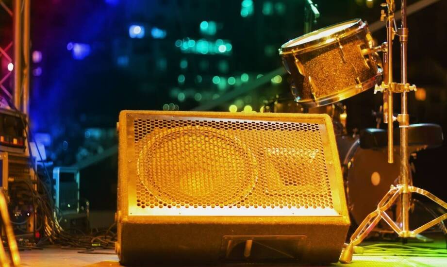 Zapięcia do opasek koncertowych – jakie są najnowsze trendy w projektowaniu?