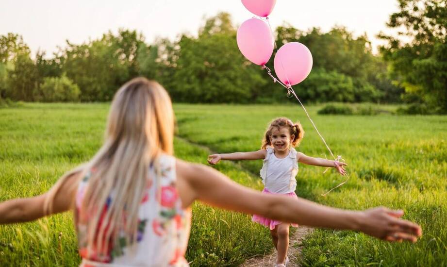 Bezpieczna zabawa z wózkiem dla lalek – co warto wiedzieć?
