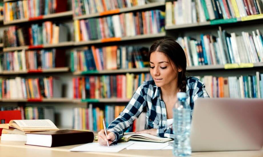 Jakie techniki zapamiętywania wspierają naukę przed maturą z języka angielskiego?