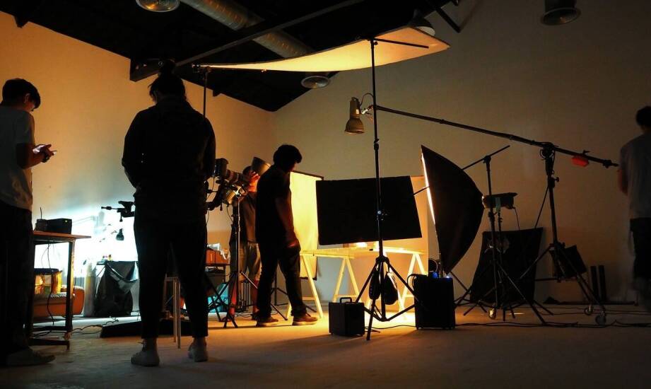 Znaczenie spójności wizualnej w produkcji filmów korporacyjnych