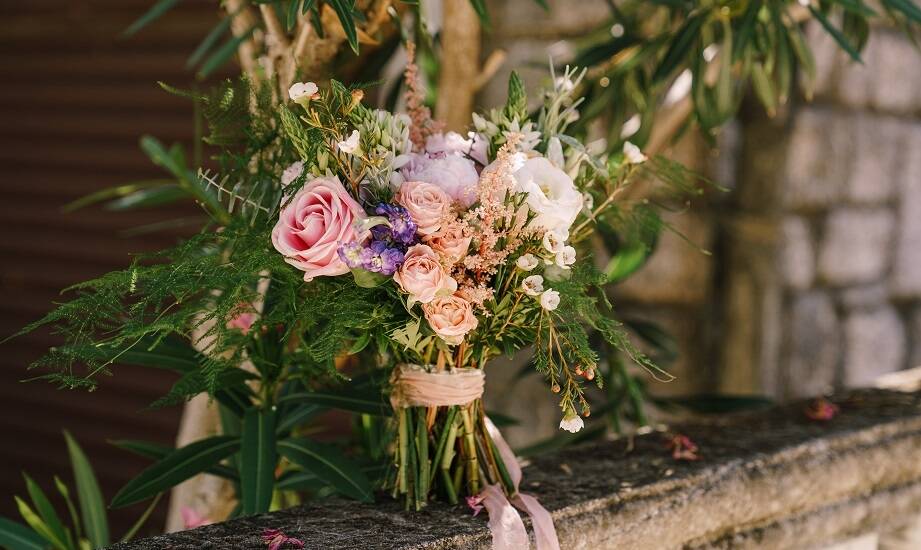 Jakie są najnowsze trendy w użyciu zatrwianu w sztuce florystycznej?