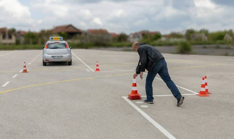 Jak osk lekcja toruń pomaga kursantom w doskonaleniu umiejętności praktycznych?