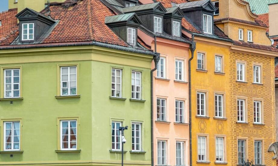 Różnorodność kolorystyczna okien i drzwi – co oferuje rynek Trójmiasta?