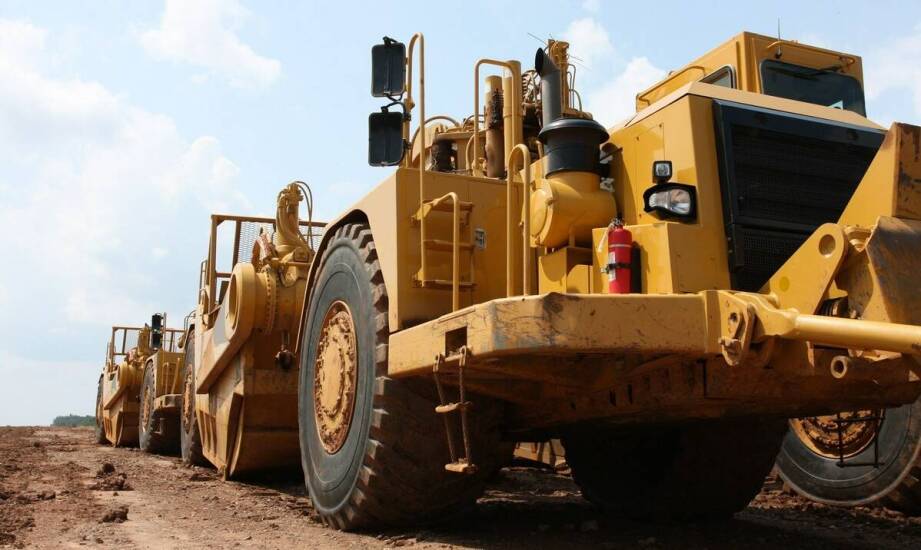 Jakie korzyści przynosi zastosowanie zgarniacza plugowego w przemyśle wydobywczym?