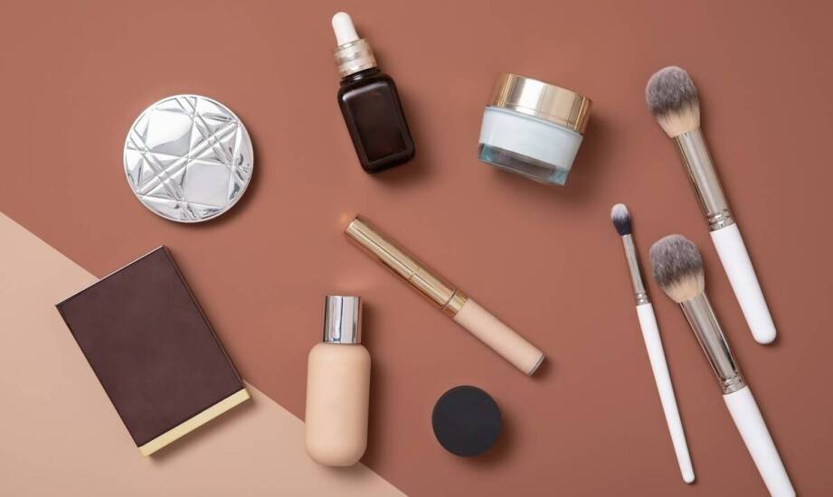 Jakie są najnowsze osiągnięcia w zdobieniu niebieskich opakowań kosmetycznych?