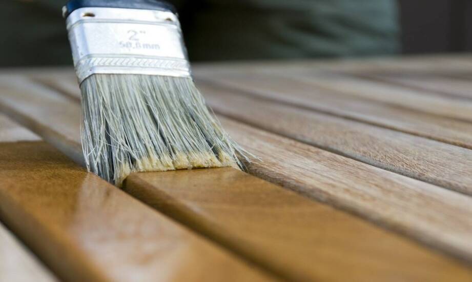 Zastosowanie lazurujących impregnatów do ochrony drewna przed UV