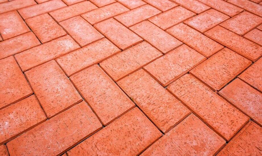 Jak metoda sodowania wpływa na ochronę i wygląd kostki brukowej?