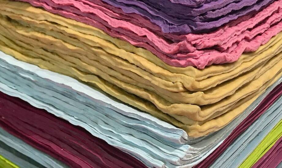 Przewaga lokalnie wytwarzanych kompletów pościeli dziecięcej 100x135 nad masową produkcją