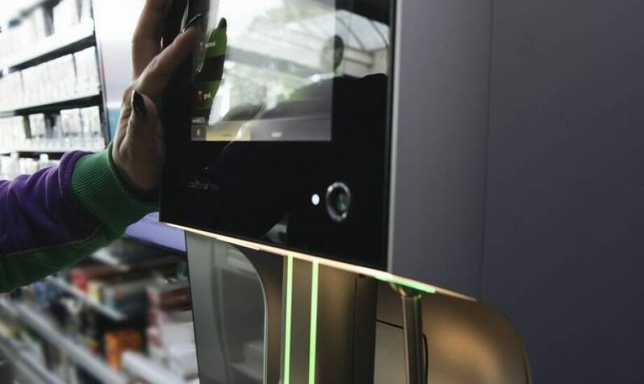 Jak monitory dotykowe rewolucjonizują przestrzenie publiczne?