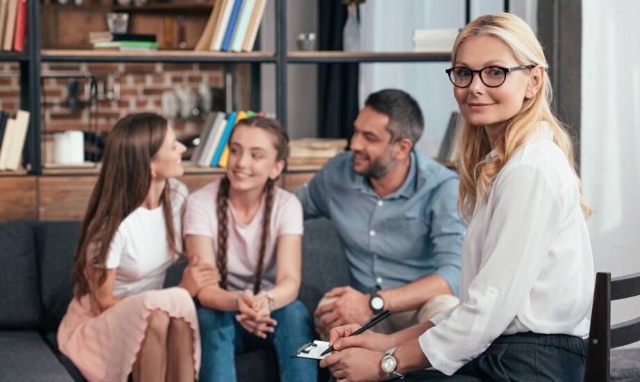 Jak leczenie alkoholizmu wpływa na relacje rodzinne pacjentów?