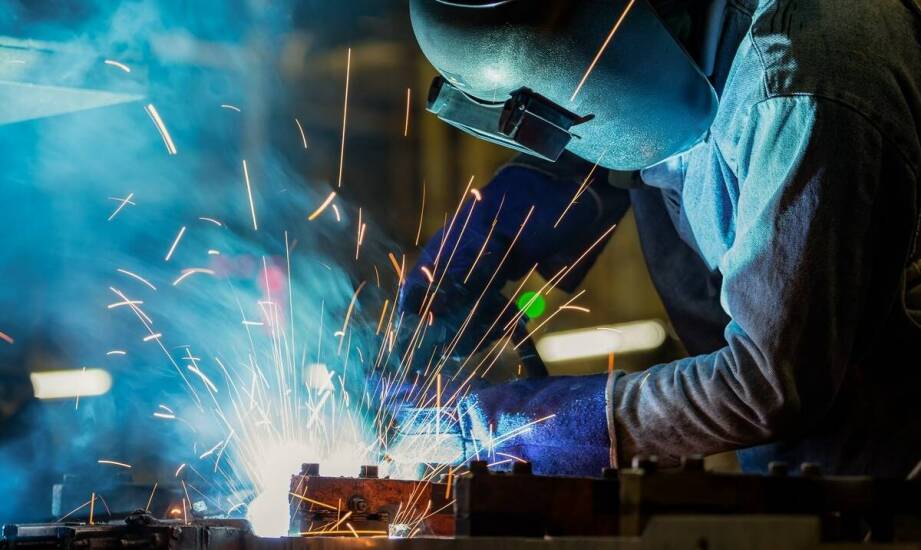 Dlaczego warto inwestować w szkolenia z obsługi nowoczesnego sprzętu spawalniczego?