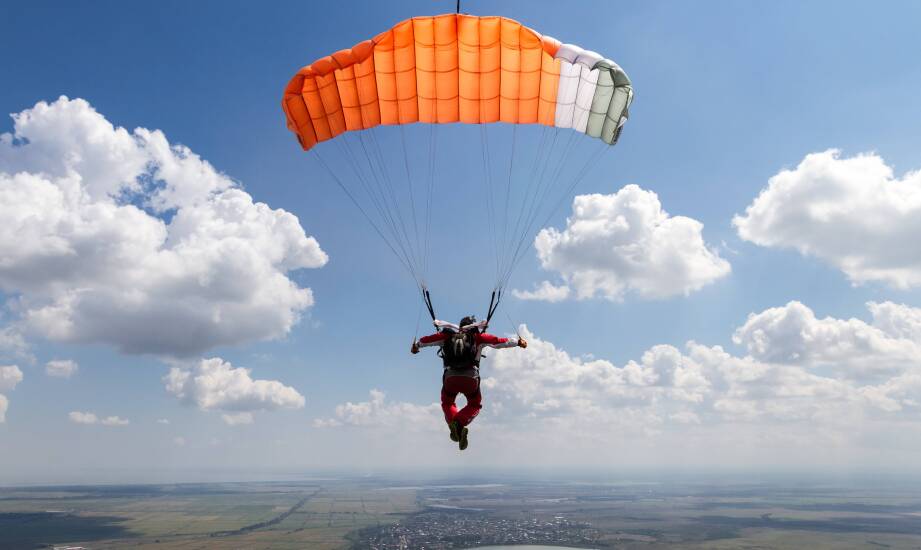 Co wyróżnia instruktora idealnego do prowadzenia kursu spadochronowego?