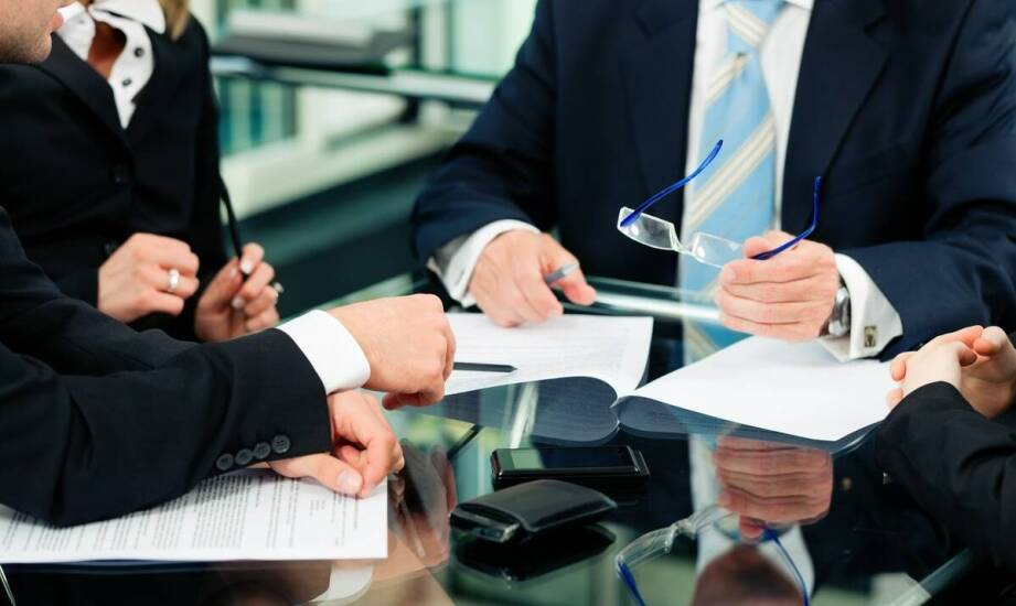 Jak radca prawny wspiera restrukturyzację zadłużenia firm?